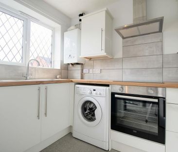 2 bedroom terraced house to rent - Photo 4