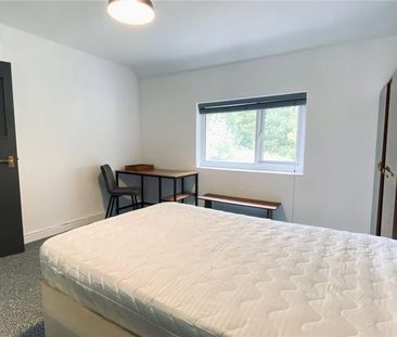 4 bedroom terraced house to rent - Photo 4