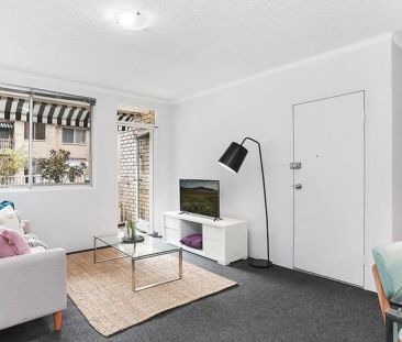 One-Bedroom Tranquil Garden Apartment in Heart of Lane Cove - Photo 3