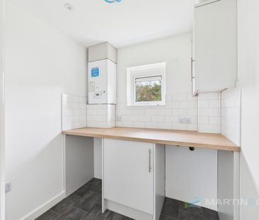 2 bedroom end of terrace house to rent - Photo 2