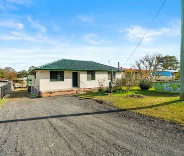 Freshly Renovated 3-Bedroom Home in Central Huskisson - Photo 3