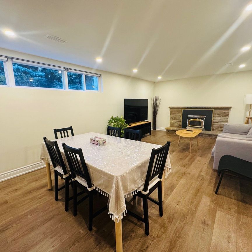 For Lease - 420 Paliser Crescent, Richmond Hill, Ontario - Photo 1