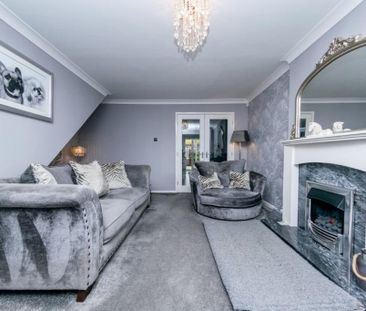 3 Bed Detached House, Clayton Way, LS10 - Photo 2