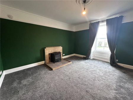 4 bedroom detached house to rent - Photo 2