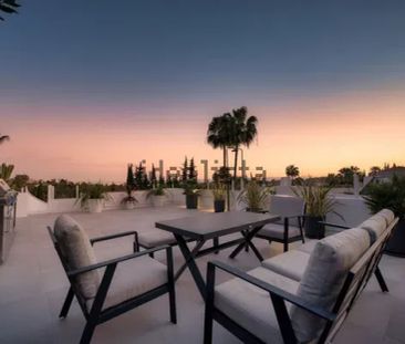 Alquiler de ático en Urbanizacion Nueva Andalucia k - Photo 2