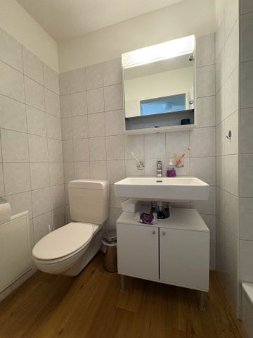 4.5-Zimmer-Wohnung im Parterre mit zwei Badezimmern - Foto 5