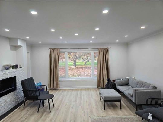 For Lease - 1377 Stouffville Road, Richmond Hill, Ontario - Photo 1