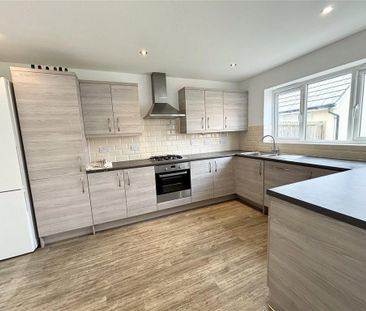 4 bedroom detached house to rent - Photo 6