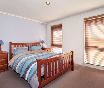 IN THE HEART OF CRAIGIEBURN! - Photo 6