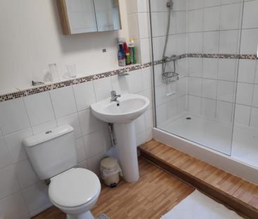 2 bedroom maisonette to rent - Photo 4