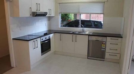 Charming 3BR Northcote Haven - Photo 5