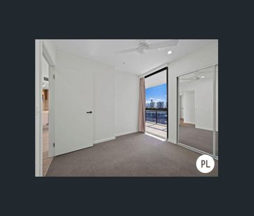 North-Facing, City View 2-Bedroom Apartment - Photo 2