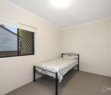 Regents Park - Photo 1