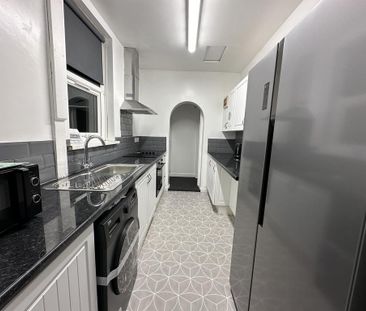 4 bedroom house of multiple occupation to rent - Photo 5