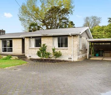 Beautiful Three Bedroom Home with Additional Sleepout - Photo 5