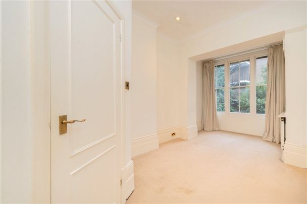 Nevern Square, Earls Court, SW5 - Photo 1