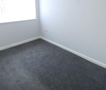 3 bedroom House To Let - Photo 2