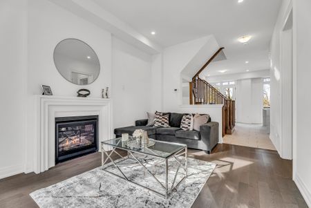 For Lease - 34 Globemaster Lane, Richmond Hill, Ontario - Photo 2