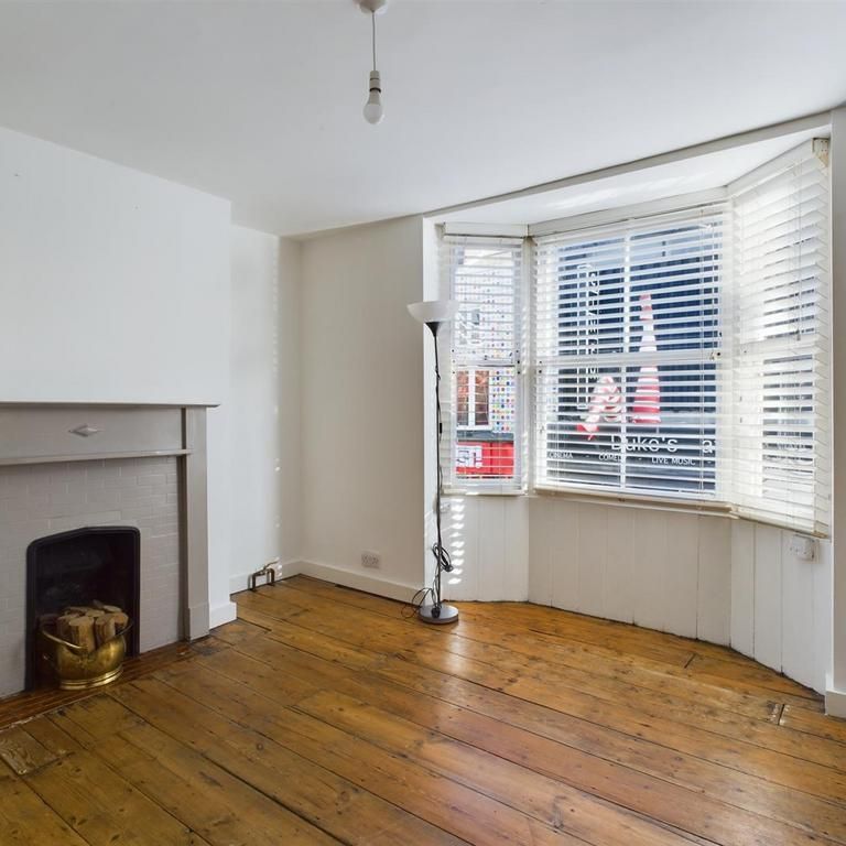 2 bedroom maisonette to rent - Photo 1