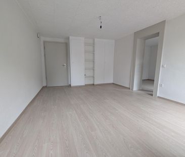 Appartement rénové de 4 pièces au 2ème étage - Photo 2