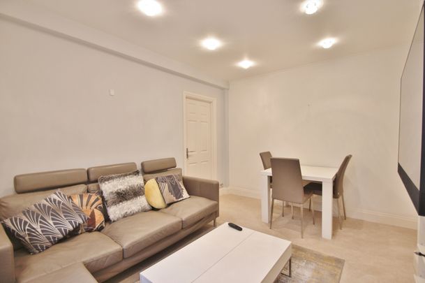 Latymer Court, Hammersmith Road, Hammersmith, London, W6 - Photo 1