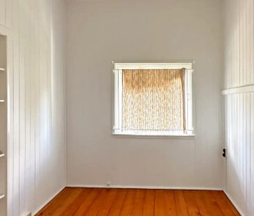 “Character Home, Beautiful Yard with a Refreshing Inground Spa!!” - Photo 1