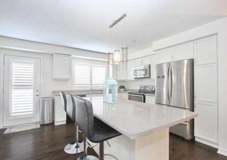 For Lease - 70 Quillberry Close Unit# Main, Brampton, Ontario - Photo 2