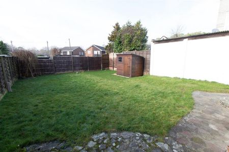 3 bedroom semi-detached house to rent - Photo 2