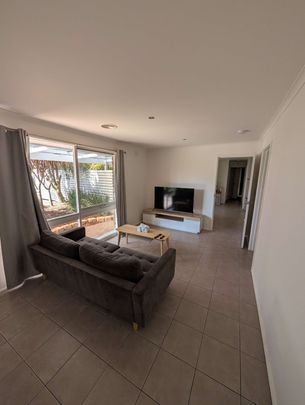 Langwarrin - Photo 1