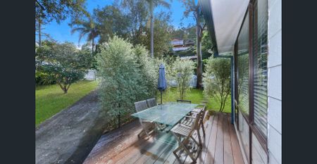 Easy Coastal Living: Furnished 3-Bedroom Home - Photo 3