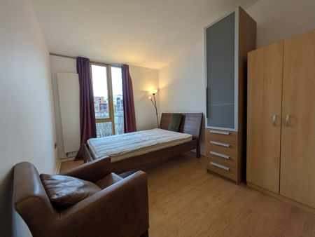 1 Bed Flat, Becquerel Court, SE10 - Photo 4
