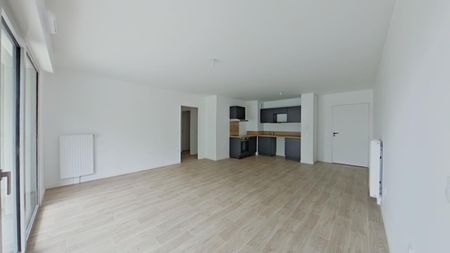 Location Appartement 4 pièces 82m² POITIERS 86000 - Photo 2
