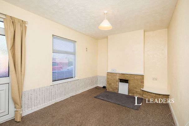 3 bedroom house to rent School Street, Church Gresley, DE11 - Photo 1