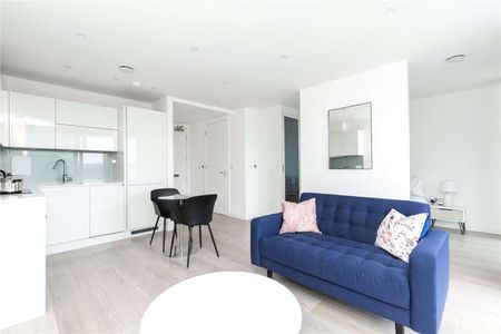 Excellent studio apartment set on the fourth floor of this modern development in Finsbury Park. - Photo 3