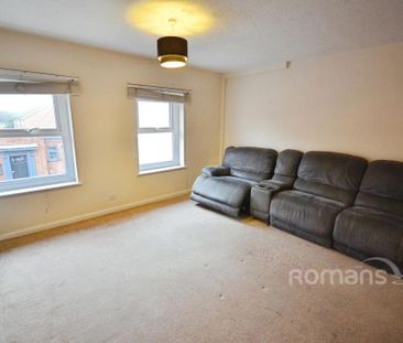 3 bedroom flat to rent - Photo 3