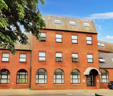 Icknield House, 40 West Street, Dunstable, Beds - Photo 2