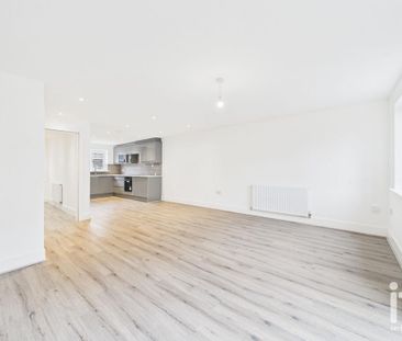 3 bedroom mews to rent - Photo 1