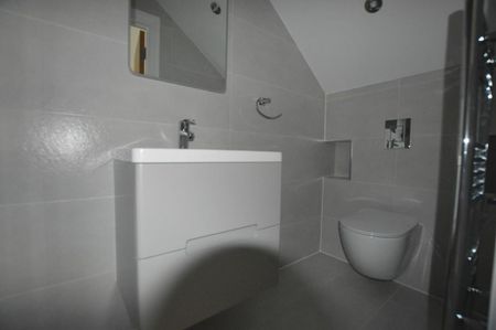 4 bedroom terraced house to rent - Photo 3