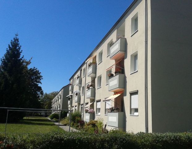 In beliebter Wohnlage! 3 Zimmer-Wohnung mit Balkon in Merseburg - Photo 1