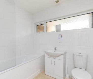 4 bedroom terraced house to rent - Photo 6