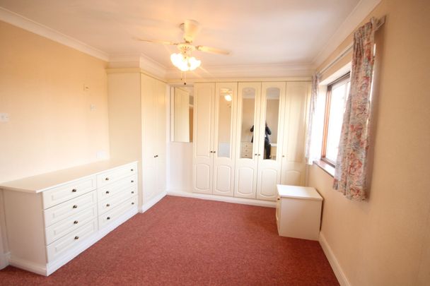 Chapel Lane, Uxbridge, UB8 - Photo 1