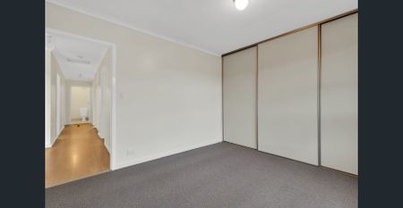 Charming 3-Bedroom Family Home in Morphett Vale, SA 5162 - Photo 3