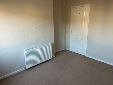 2 bedroom semi-detached house to rent - Photo 3