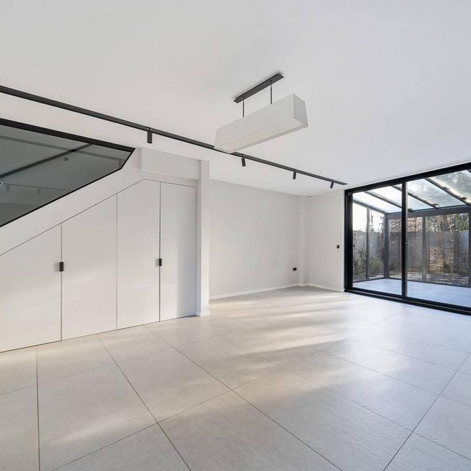 5 bedroom semi-detached house to rent - Photo 1