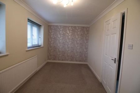 2 bedroom semi-detached house to rent - Photo 3