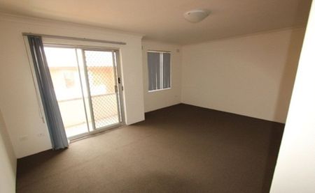 Large Unit Close to Station & CBD - Photo 4