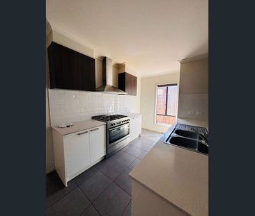 FAMILY HOUSE IN THE PRIME LOCATION OF TARNEIT / WALKING DISTANCE TO... - Photo 6