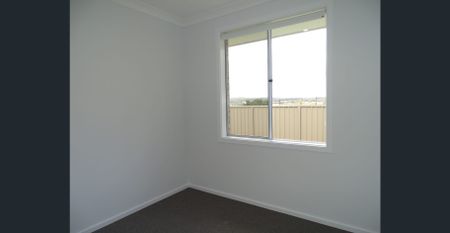 Easy Family Living in Clover Park Estate - Photo 5