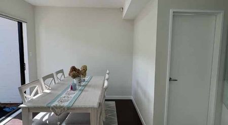 Modern 4-Bedroom Executive Home for Rent – Prime Takanini Location! - Photo 5