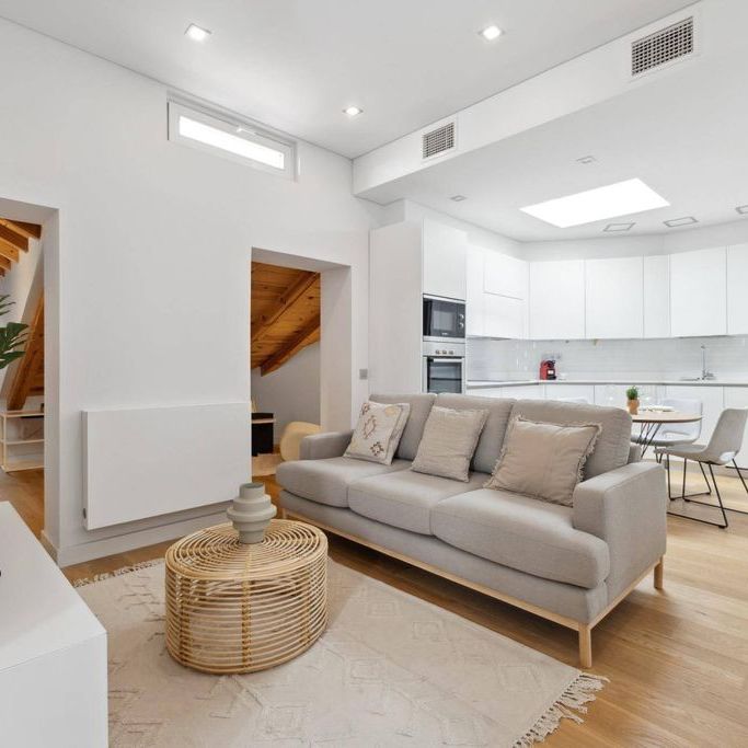 2 room luxury Flat for rent in Madrid, Autonomous Region of Madrid - Photo 1